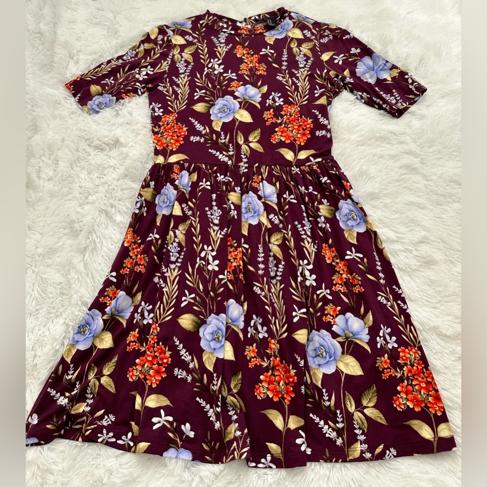 New Without Tag  FOREVER 21 DRESS SIZE M color plum purple/ floral